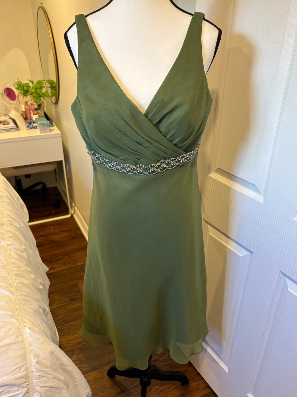 DaVinci Olive Green Chiffon Beaded Bridesmaid Cocktail Dress Size 12